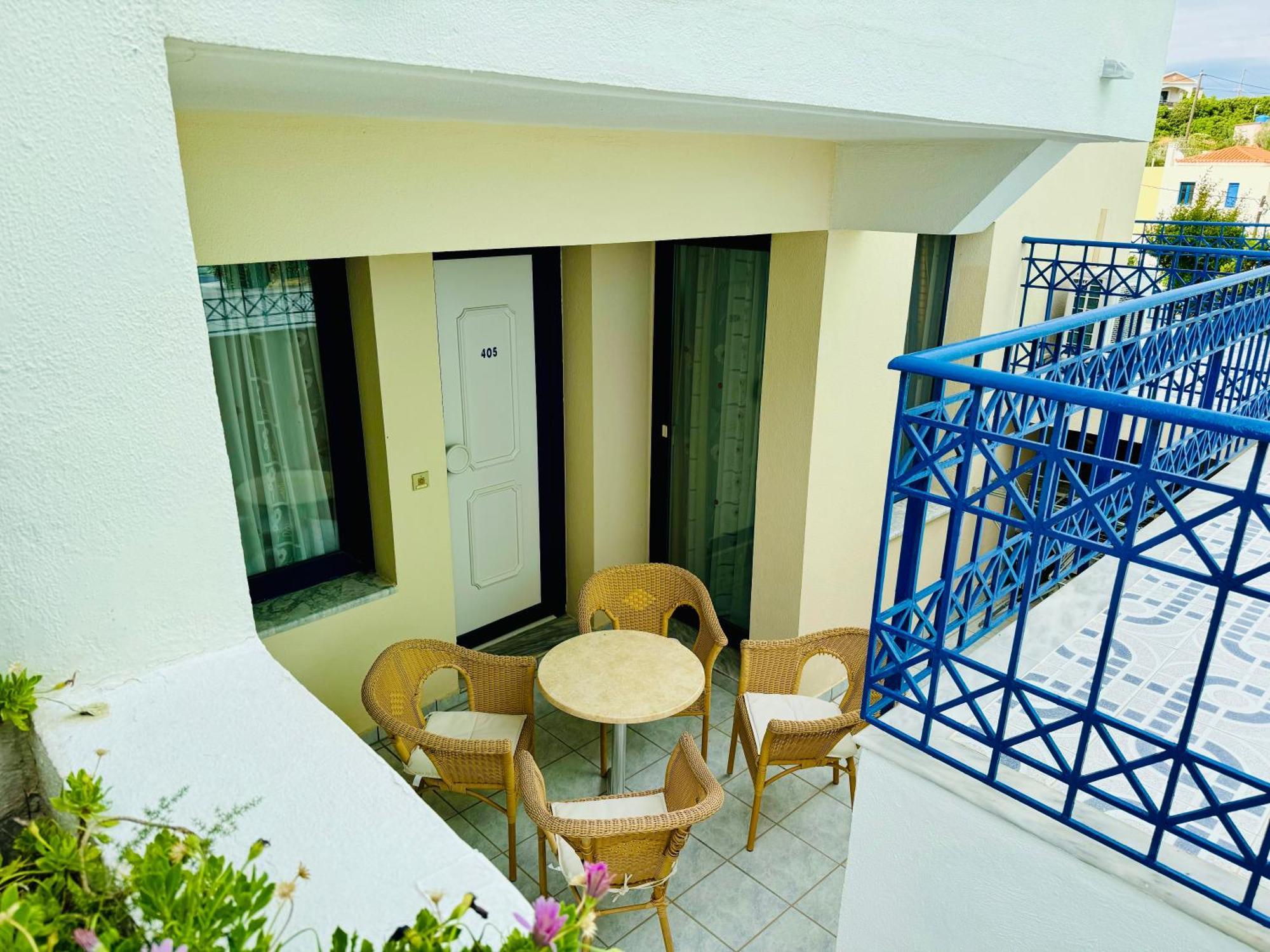 Sea Breeze Apartments Chios Monolia المظهر الخارجي الصورة