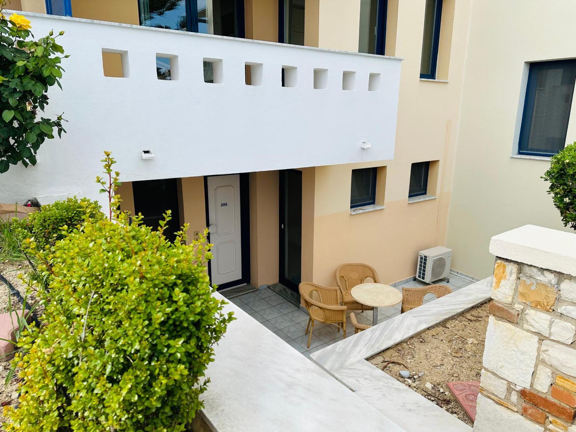 Sea Breeze Apartments Chios Monolia المظهر الخارجي الصورة